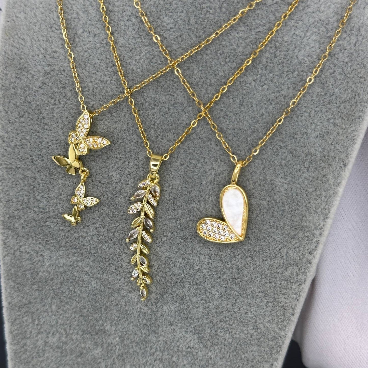 Sparkle Leafs - 18K Gold Plated Stainless Steel Necklace